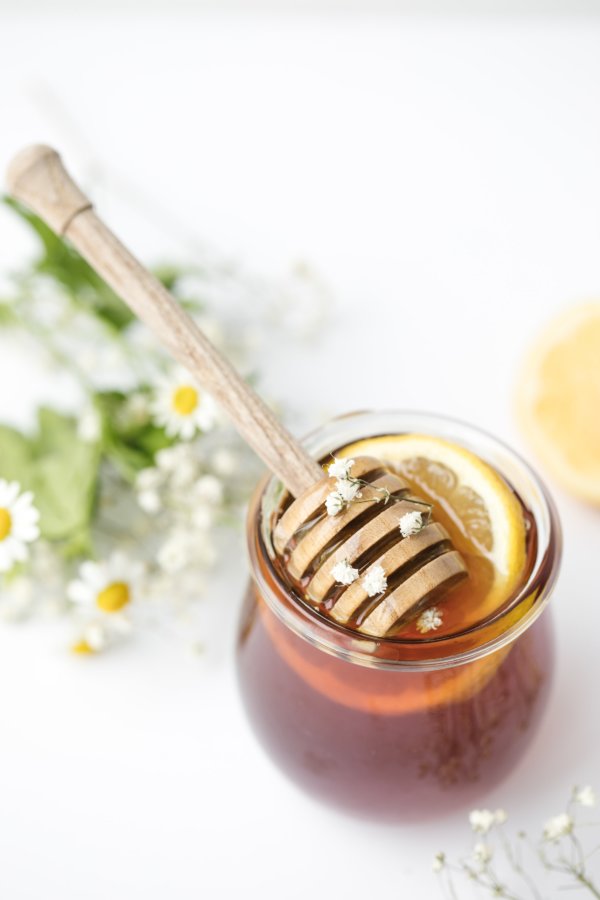 العسل والمكملات الغذائية